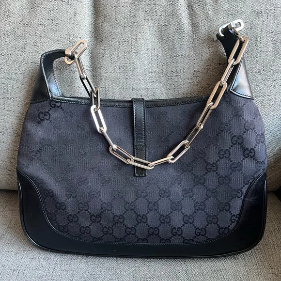 Gucci Jackie monogram with chain strap